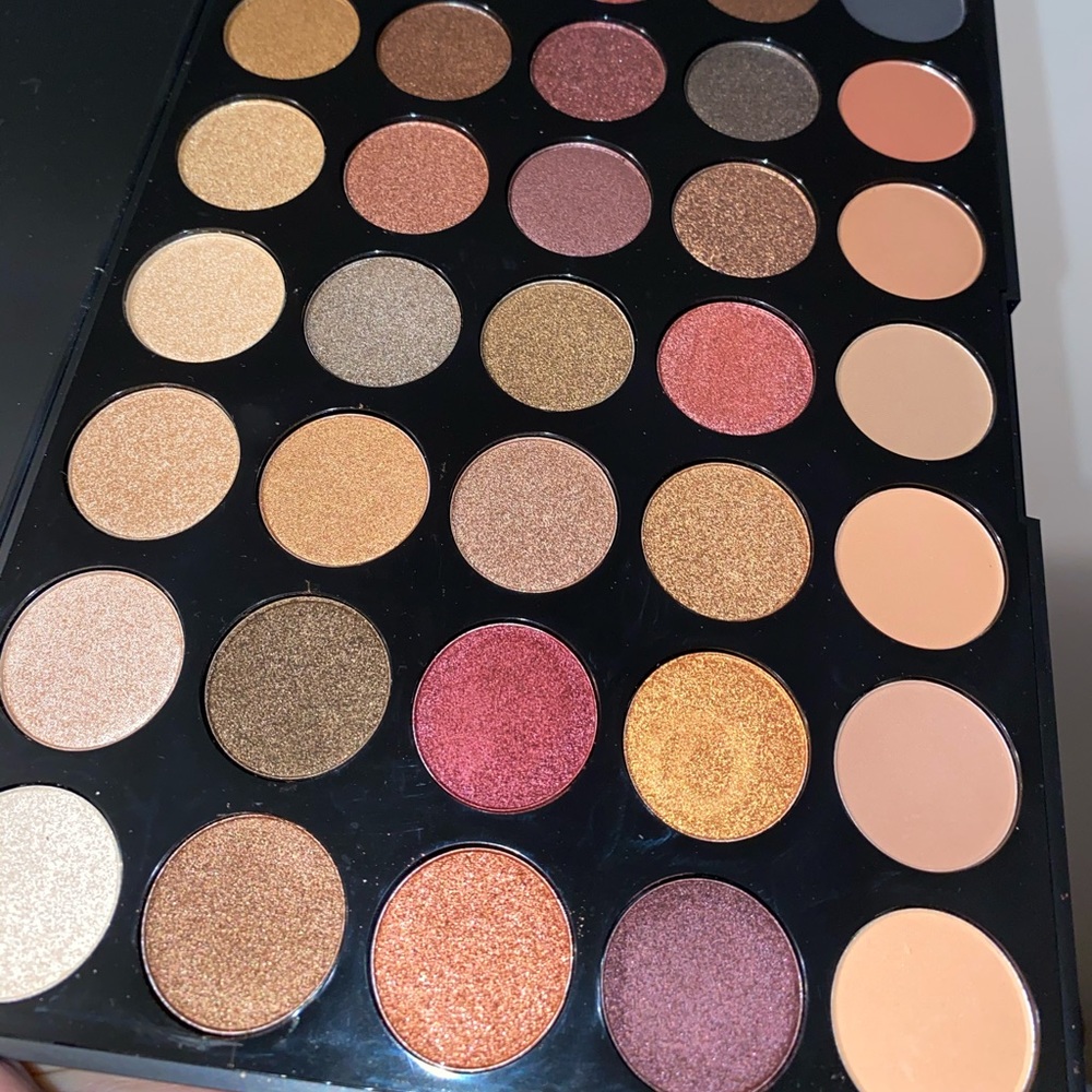 Morphe eyeshadow palette